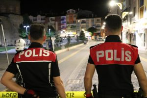 Tarihi medrese yanında şüpheli çanta paniği