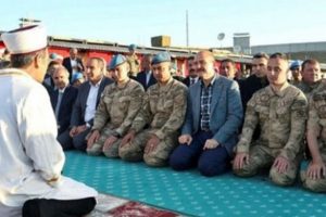 Soylu'dan sosyal medyada gündem olan namazla ilgili açıklama
