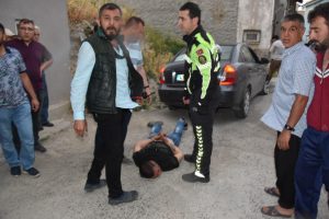 Cezaevinden izinli çıkıp alkol alan ehliyetsiz sürücü, yayaya çarptı
