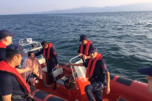 Bursa'da bozulan yattan atlayan 3 kişiden biri denizde canlı bulundu