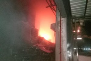 Bursa'da mobilya fabrikasında korkutan yangın
