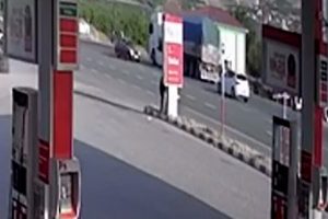 2 kişinin hayatını kaybettiği kaza böyle görüntülendi