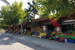 Bursa'da ucuz ve taze gıdanın adresi Üretici Pazarı