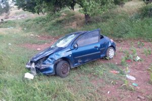 Otomobil şarampole uçtu: Yaralılar var