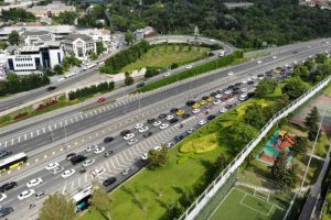 İstanbul'da bayram tatilinin ardından trafik yoğunluğu oluştu