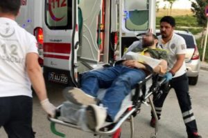 Sokak ortasında bıçaklayıp dövdüler! ''Tecavüzcü bu''