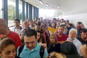 Tatilciler Karadeniz'in eğlence merkezi 'Lazvegas'a akın etti