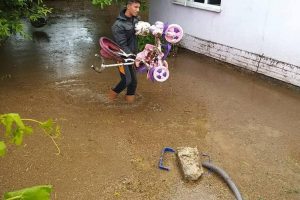 Burdur'da yağmur ve dolu ekili alanlara zarar verdi
