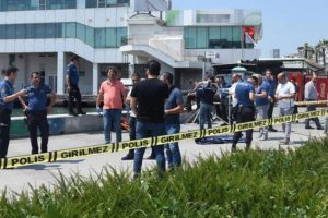 İzmir'de, denizden erkek cesedi çıktı