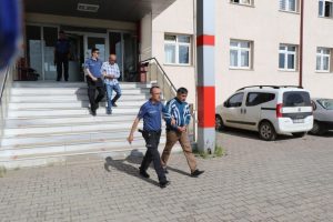 İnsan kaçakçıları suçüstü yakalandı
