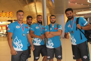 Avrupa'da final oynayan Ragbi Milli Takımı yurda döndü