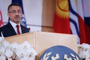 Fuat Oktay: ''Devletlerin FETÖ gibi örgütlerle bağlantısı olanların iş sözleşmelerini feshetmesi doğal''
