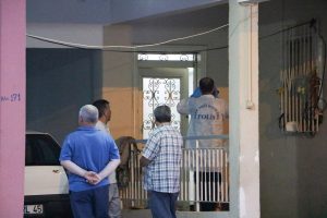 'Ölümümden kimse sorumlu değildir' yazılı not bırakıp, kendini astı