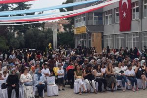 Bursa Nilüfer Hatun'da mezuniyet coşkusu