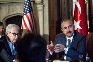 Adalet Bakanı Gül'den ABD'ye FETÖ eleştirisi