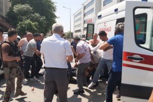 Mahkeme çıkışında ortalık savaş alanına döndü