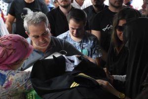Ataberk Gökmen son yolculuğuna pilot üniformasıyla uğurlandı