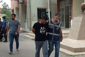 Bursa'da çalıştıkları iş yerini soymaya kalktılar