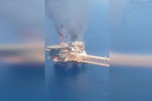 İran'a ait petrol çıkarma tesisinde patlama