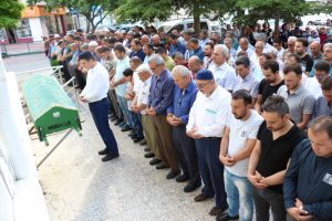 Eski Başhekim son yolculuğuna uğurlandı