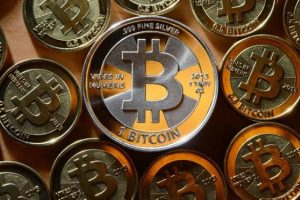 Bitcoin yeniden 8 bin dolara yükseldi