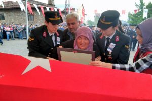 Simav şehidini gözyaşlarıyla uğurladı