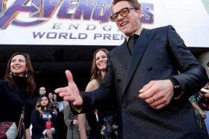 Avengers Endgame'i 112 kez sinemada izleyerek rekor kırdı