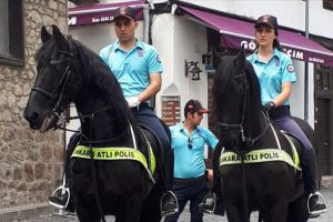 Beypazarı sokaklarında atlı polis uygulaması