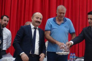 Ev sahibi olanlar mutluluk gözyaşı döktü