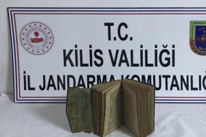 Ali Şir Nevai'nin 15'inci yüzyıla ait şiir kitabı ele geçirildi