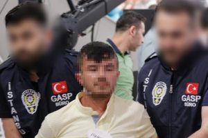 Canlı yayında gözaltıyı 2 milyon izledi