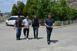 Cezaevi firarisi uyuşturucu satarken yakalandı