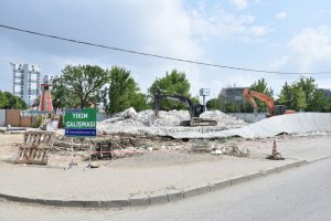Bursa Atapark'taki binanın yıkımı büyük ölçüde tamamlandı