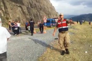 Psikolojik tedavi gören kişi otomobili baraj gölüne sürdü