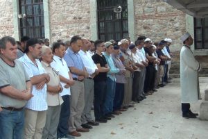 Bursa Mustafakemalpaşa'da Mursi için gıyabî cenaze namazı