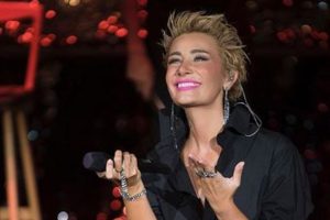 Sıla, yeni yaşını takipçileriyle kutladı