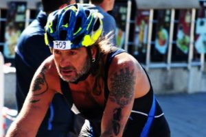 Kamyonun çarptığı triatlon sporcusu hayatını kaybetti