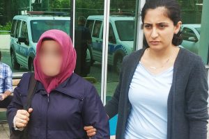 FETÖ'den aranan kadın teslim oldu