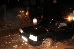 Sağanak, hayatı felç etti! Araçlar mahsur kaldı!