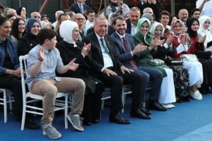 Erdoğan, torununun mezuniyet törenine katıldı