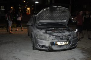 Polis memurunun otomobili kundaklandı