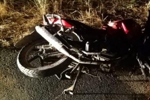 Otomobille çarpışan motosikletin sürücüsü öldü