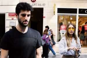 Kırmızıgül kameralara alışamadı
