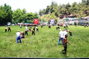 Bursa Çalı'da altın kemerin sahibi İsmail Balaban oldu