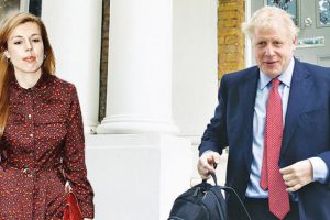 Johnson'ın üzerindeki baskı artıyor