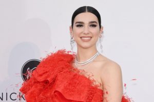 Dua Lipa ayrılıktan 3 hafta sonra yeni aşka yelken açtı