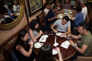 Dondurma yemek için Kahramanmaraş'a akın ediyorlar