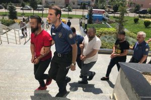 Kadın polislere sözlü tacize 4 gözaltı