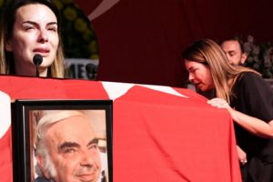 Enis Fosforoğlu'na veda