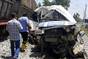Mersin'de tren kazası! Ölü ve yaralılar var